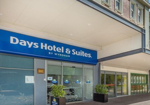 Ramada by Wyndham Hamilton City Center