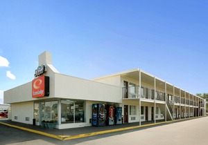 Econo Lodge Airport