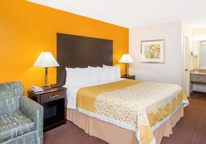 Days Inn by Wyndham Calvert City