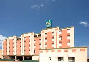 Econo Lodge Inn & Suites