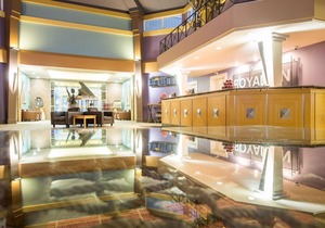 Royal Hotel Edmonton Airport, Trademark Collection by Wyndham