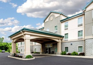 Quality Inn & Suites Fishkill South Near I-84