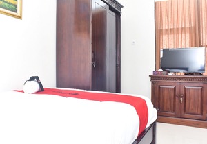 RedDoorz Syariah Near Gelora Delta Sidoarjo 2