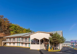 Howard Johnson by Wyndham Roseburg