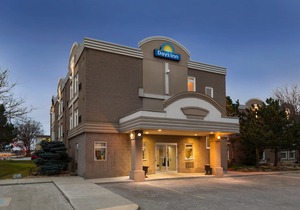 Days Inn by Wyndham Toronto West Mississauga