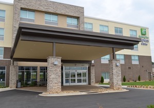 Holiday Inn Express & Suites - Charlotte NE - University Area, an Ihg Hotel