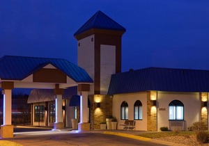 Norwood Inn & Suites