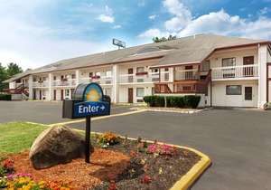 Days Inn by Wyndham Queensbury/Lake George