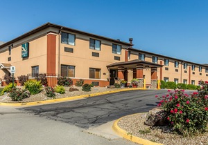Quality Inn at Collins Road - Cedar Rapids