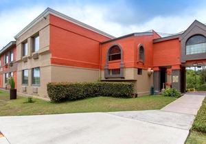 Quality Inn & Suites I-35 - Near ATT Center