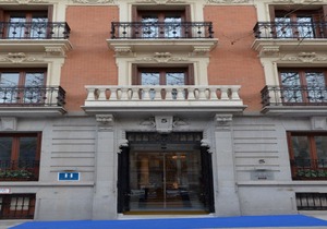 Petit Palace Lealtad Plaza