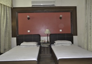 Sandal Bar Hotel