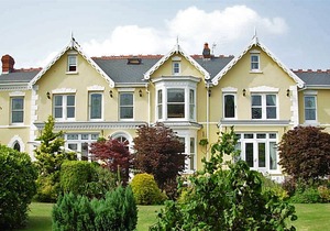 Llwyn Country House