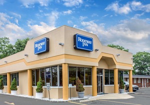 Rodeway Inn Macarthur Airport