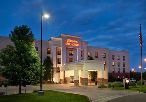 Hampton Inn & Suites Canton