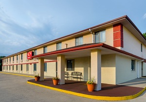 Econo Lodge Lansing - Leavenworth
