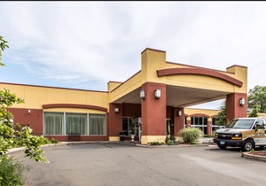 Clarion Hotel & Suites Hamden - New Haven
