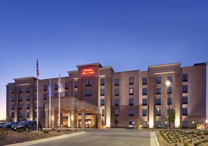 Hampton Inn & Suites Milwaukee/Franklin