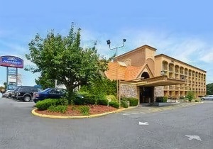 Howard Johnson by Wyndham Clifton NJ