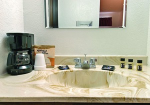 Travelodge by Wyndham Valleyfair Shakopee