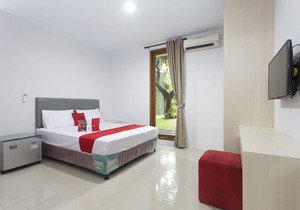 RedDoorz Plus Near Cilandak Town Square 2