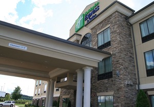Holiday Inn Express & Suites Youngstown West - Austintown, an Ihg Hotel