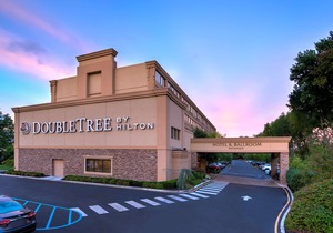 DoubleTree by Hilton Tinton Falls-Eatontown