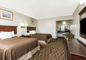 Howard Johnson by Wyndham Springfield