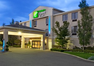 Holiday Inn Express & Suites Alliance, an Ihg Hotel