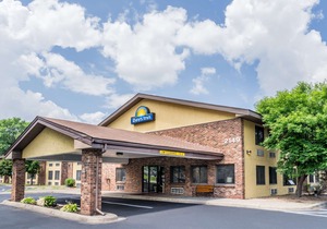 Days Inn by Wyndham Mounds View Twin Cities North