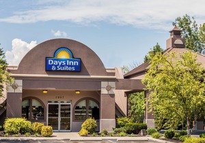 Days Inn & Suites by Wyndham Lexington