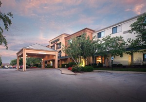 Courtyard Lexington South/Hamburg Place