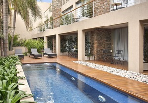 San Isidro Plaza Hotel