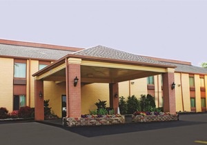 Days Inn & Suites by Wyndham Bloomington/Normal IL