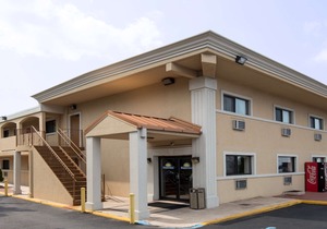 Days Inn by Wyndham Long Island/Copiague