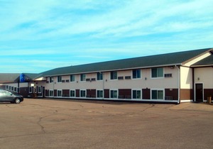 Faribault Hometown Inn & Suites