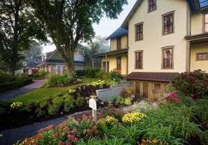 The Inn at Leola Village