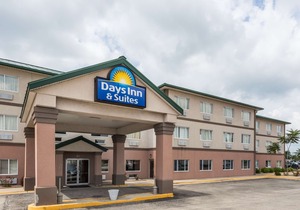 Days Inn & Suites by Wyndham of Morris