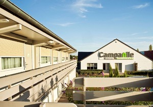 Campanile Versailles Buc