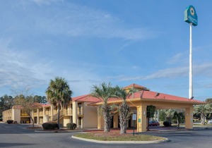La Quinta Inn by Wyndham Savannah I-95