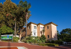 Captain Stirling Hotel