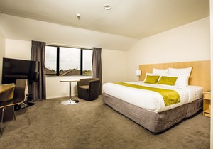 Greenlane Suites