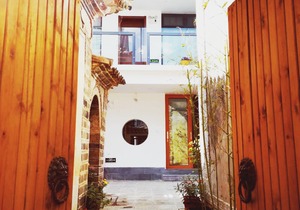 Ruoxianju Inn