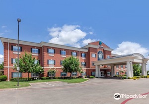 Clarion Pointe Sulphur Springs hotel