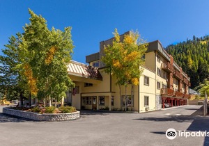 Red Wolf Lodge at Squaw Valley