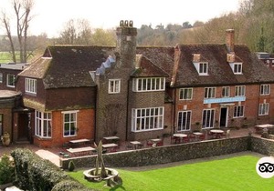 Deans Place Hotel