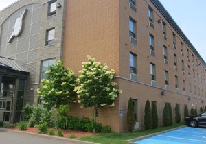 Days Inn by Wyndham Levis