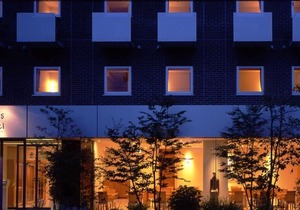 7 Days Hotel