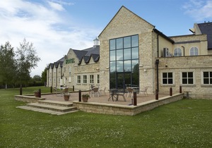 Best Western Plus Pastures Hotel