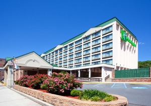 Ramada by Wyndham Cumberland Downtown